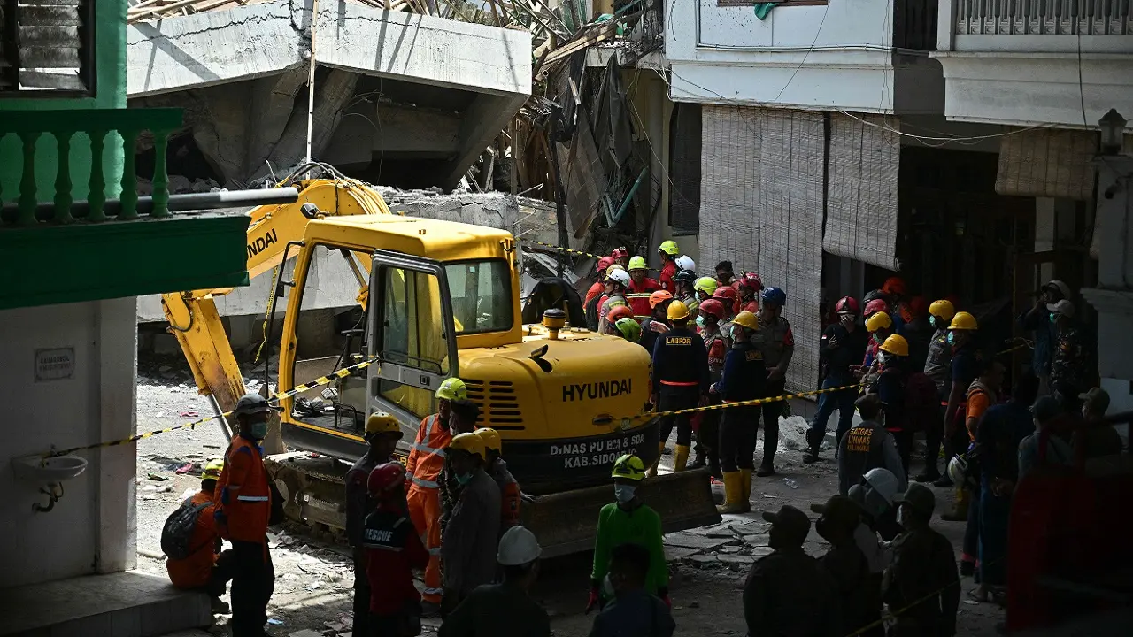 Indonesia school collapse: 91 students still trapped in debris after two days