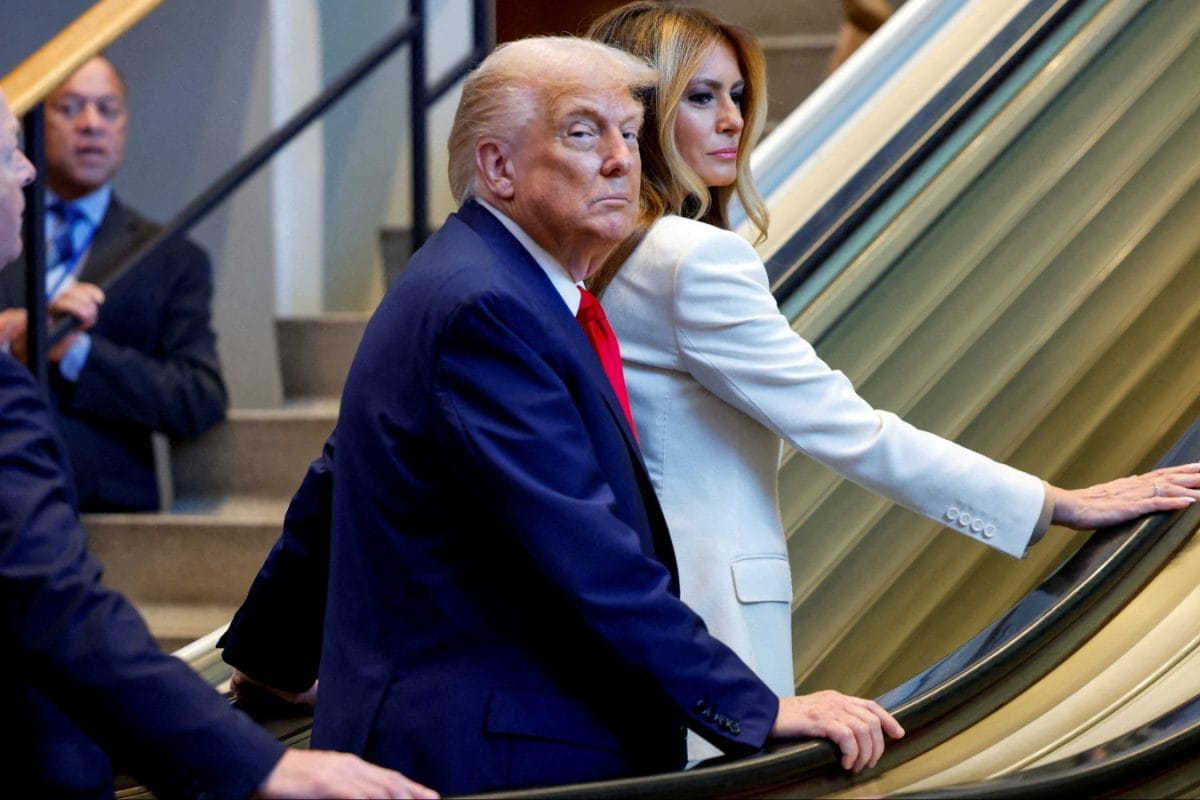 On Camera, Escalator At UN Halts As Donald Trump, Melania Step On It; White House Orders Probe