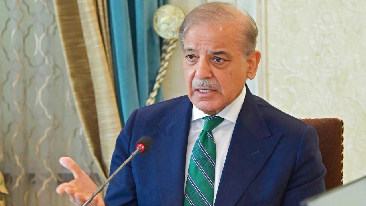 Donald Trump holds talks with Pakistan’s Prime Minister amid warming ties